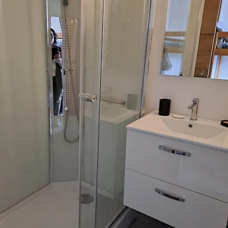 Апартаменты Renove Avec Piscine Et Acces Direct *